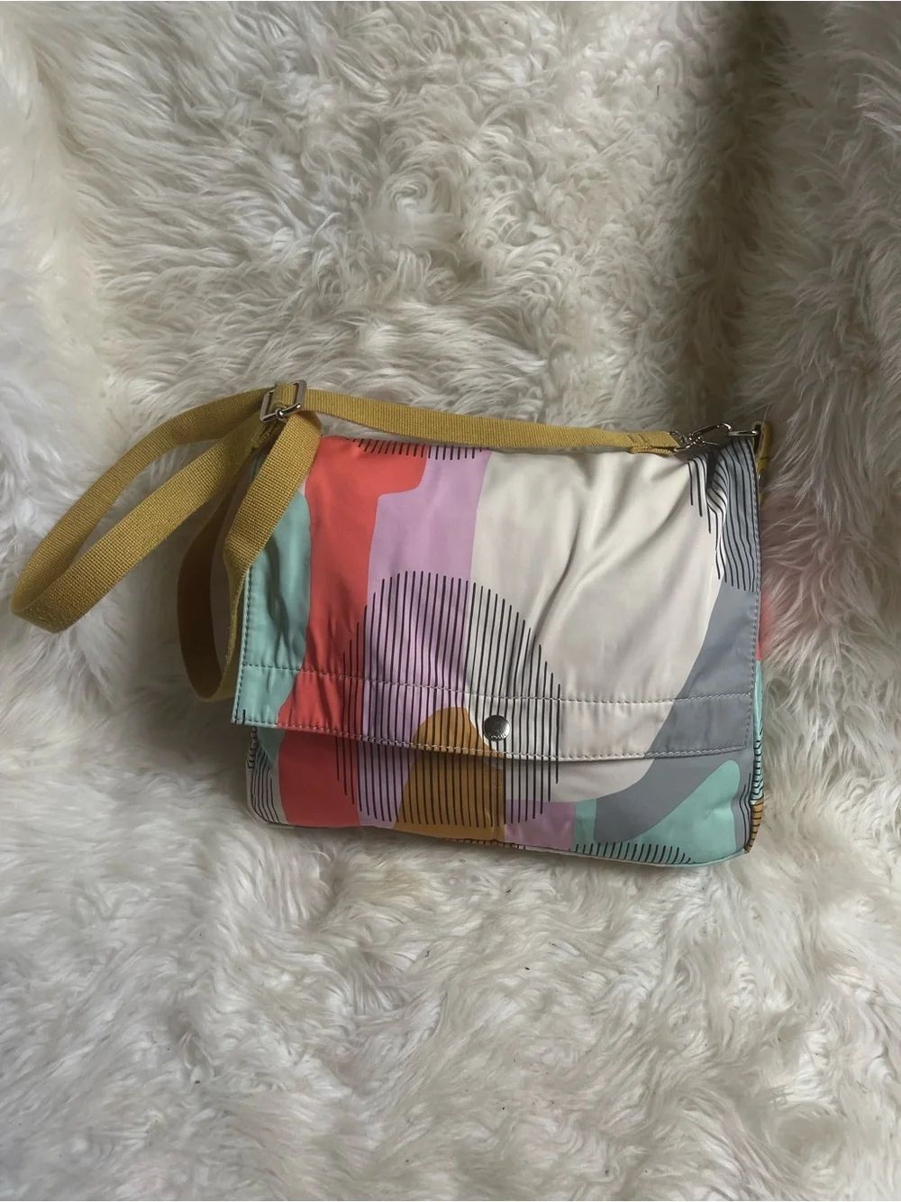 Multi-Color Patterned Crossbody Shoulder Bag - Picture 5 of 12
